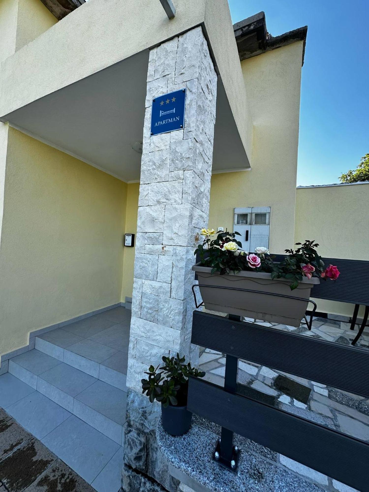 Lulic Apartment Labin  Exterior photo